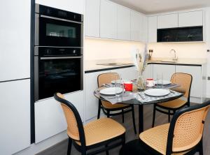 Stylish Seaside Stay - Spacious Ramsgate Apartment - New Build, Underfloor Heating, Perfect Location