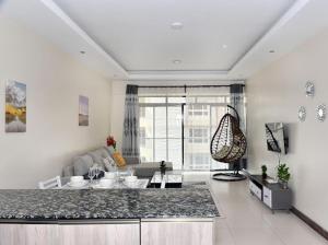 Spacious Condo WITH View, GYM & POOL - Kilimani