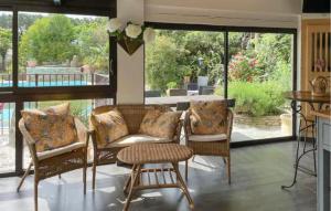 8 Bedroom Lovely Home In Vézénobres