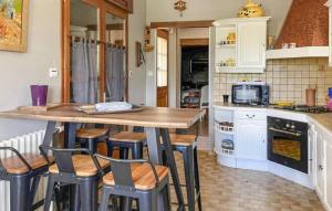 8 Bedroom Lovely Home In Vézénobres