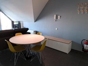 Apollo X with seaview