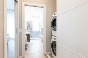 Certosa Enchanting Apartment with Balcony - Top Collection