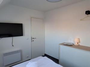 Apollo X with seaview