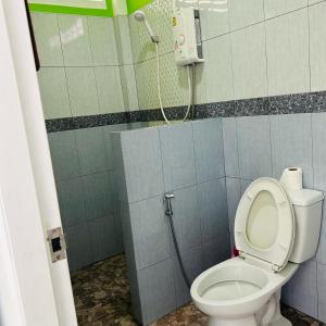 Lamsai AC Sea House Green