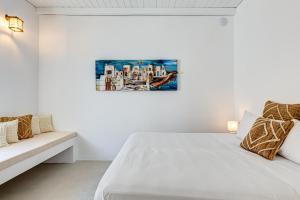 Silver Apartment Ammos