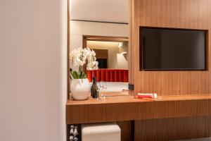 Luxury apartments near colosseum
