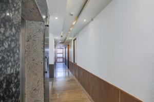 ICY White Walkin inn