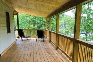 Lodge on Mirror Lake