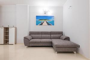 TRENDY APARTMENT CLOSE to the beach