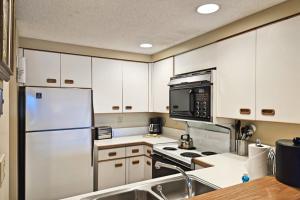 Mountainview Condo at Rivergreen