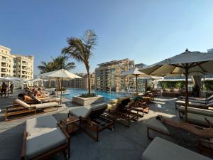 Sea View Apartment by St Regis 5 stars Infinity Pool