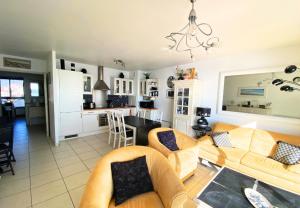 HELIAS appartement face mer remblai LS0477