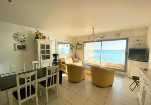 HELIAS appartement face mer remblai LS0477