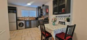 Refurbed Modern & Stylish 3BD - Garden Pets OK