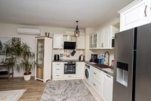 Complex Saint-George spacious apartment 2 bedrooms 2 bathrooms, great seaview