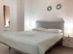 Vives Beach Flat by Canary365