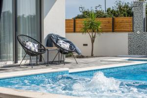 Villa JoMaNi with heated pool