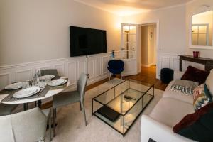 Luxury Apartment Neuilly