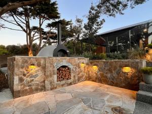 Ohana Luxury Retreat-beach access heated pool