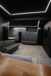 Nero Suite Sleeps Fourteen