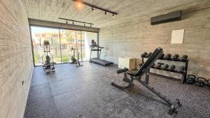 Malberry Park 304 - Modern 2bedroom Apt with Shared Heated Pool, Sauna, Gym, Jacuzzi