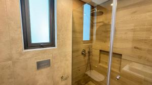 Malberry Park 304 - Modern 2bedroom Apt with Shared Heated Pool, Sauna, Gym, Jacuzzi