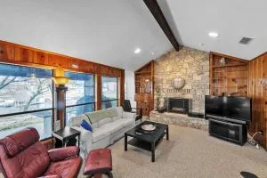 Lake House at Granbury home - Гранбери