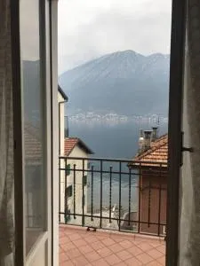 The Family House - Apartment with Balcony and Lake View - Colonno