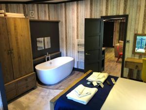 Sandy Balls Holiday Park Pet Friendly Lodge