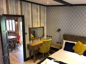 Sandy Balls Holiday Park Pet Friendly Lodge