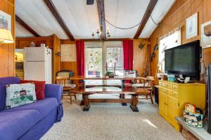 Hike, Ski and Unwind Cabin with Deck in Chester!