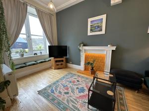 1 The Cairn Kilmartin - Beautiful Victorian Flat, Pet Friendly