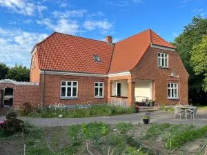Beautiful old villa - Ørum