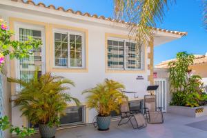 Luxury 3bd villa with premium amenities, jacuzzi, private parking