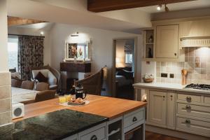 New Forest Country House - Abbots Well for up to 10 guests