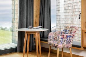 Design-Chalet with Garden, Pool, Spa & Restaurant