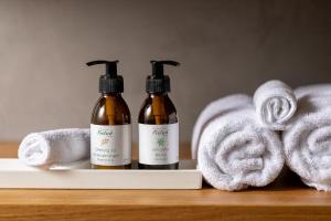 Design-Chalet with Garden, Pool, Spa & Restaurant