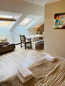 One-Bedroom Apartment room in Feldhouse
