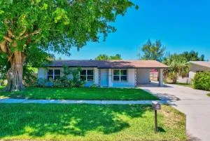 Newly Renovated Three Bedroom Home Near Atlantic Avenue and Beach - Delray Beach