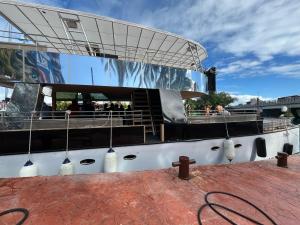 Catamarán de lujo HASTEN