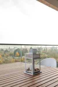 HJ 18 by ROCKCHAIR Apartments l SUPERHOST Status l Super Flat, 2 Bedrooms 2 Bathrooms Balcony Elevator welcomes you!