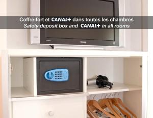 Hotels HOTEL LA FERME DE BOURRAN RODEZ - parking prive gratuit : photos des chambres