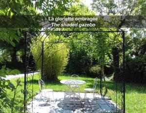 Hotels HOTEL LA FERME DE BOURRAN RODEZ - parking prive gratuit : photos des chambres