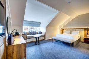 Premium Room with River View room in Radisson Blu Hotel Durham