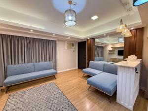 Modern 1BR Unit in Abreeza Place T2 with Paid Parking