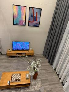 Pentstudio West Lake