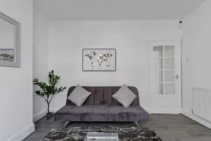 Modern 3-Bed Terraced House - Skegby