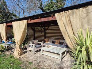 B&B / Chambres d'hotes Le Mas des Cerisiers JACUZZI et SAUNA inclus pour tous les logements : photos des chambres
