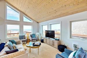 The Kiwanda Surf House
