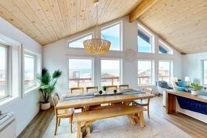 The Kiwanda Surf House